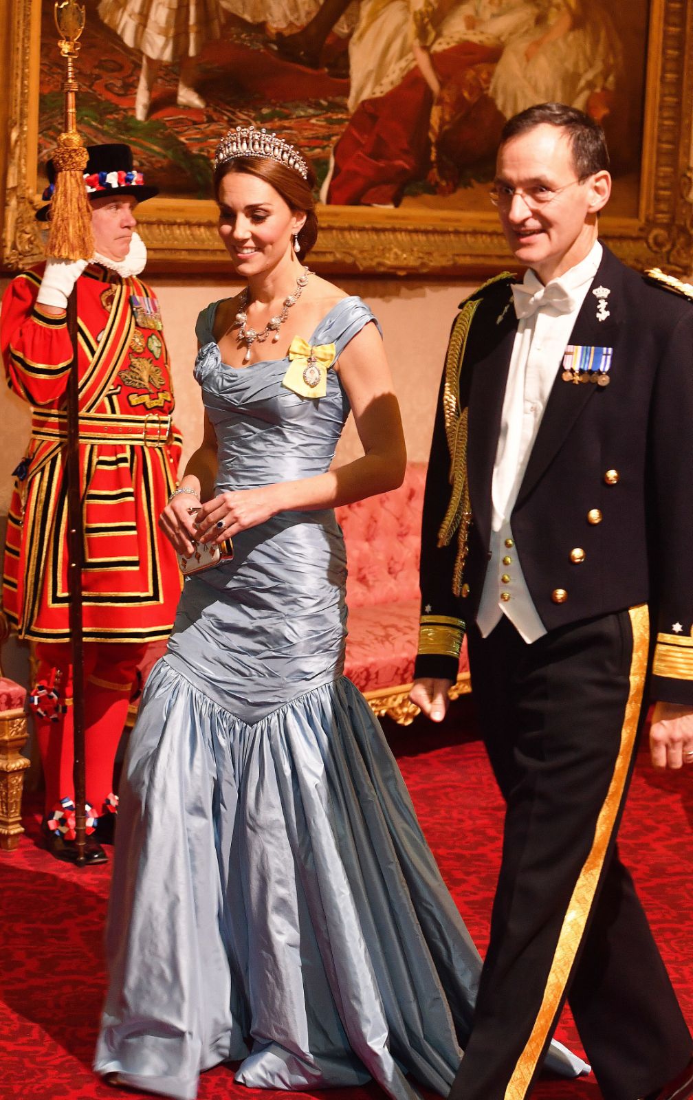 Kate Middleton, Lady Diana’dan miras kalan taçla Kate Middleton, Lady Diana’dan miras kalan taçla